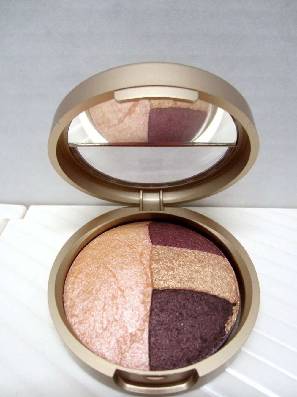 Laura Geller SAHARA SKIES Eye Shadow w/ Portofino Highlighter - large size .28 o